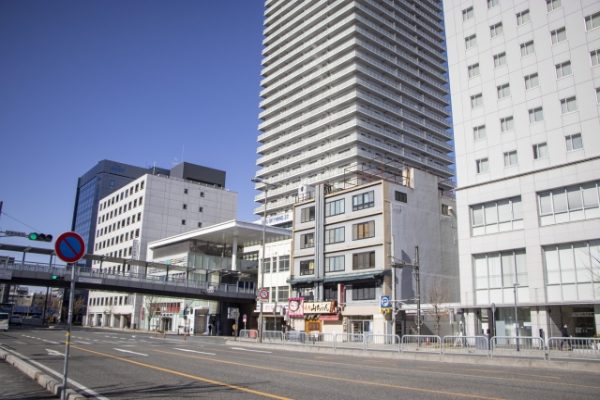 岐阜駅前の街並み