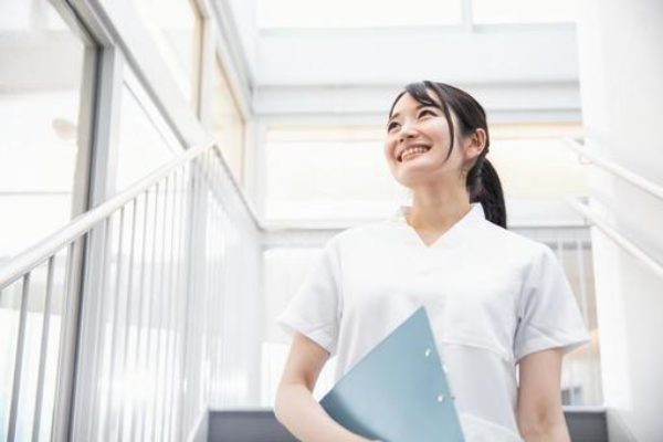 看護のお仕事で転職した女性