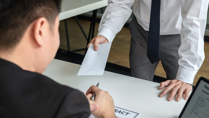 辞表を出している