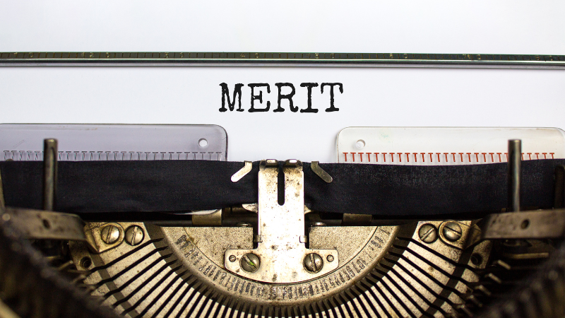 Merit 文字を打っている