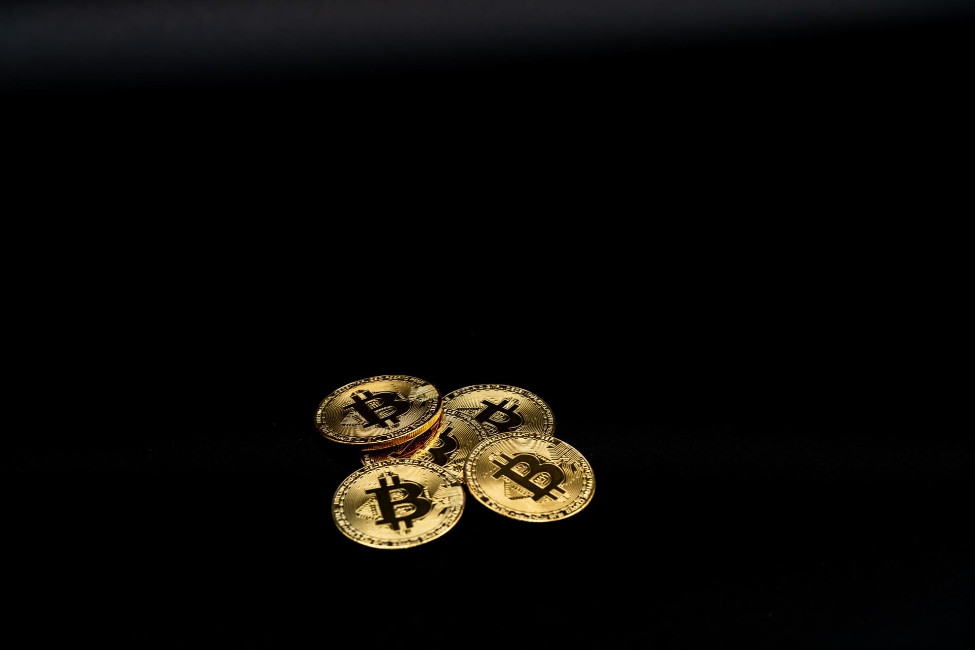 イオス/EOSの買い方は？通貨の特徴や今後を解説！購入できる取引所もご紹介│LIFE TREND